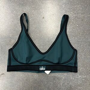 Alo Yoga, airlift line up bra, size S
